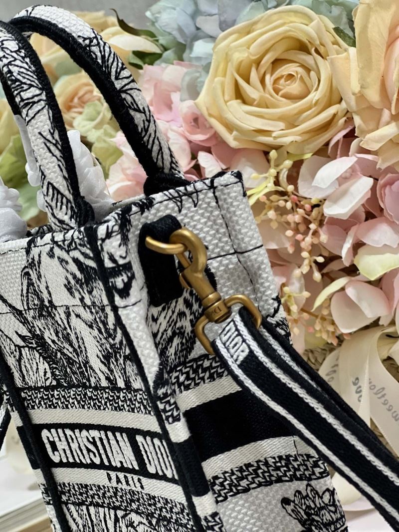 Christian Dior Shopping Bags